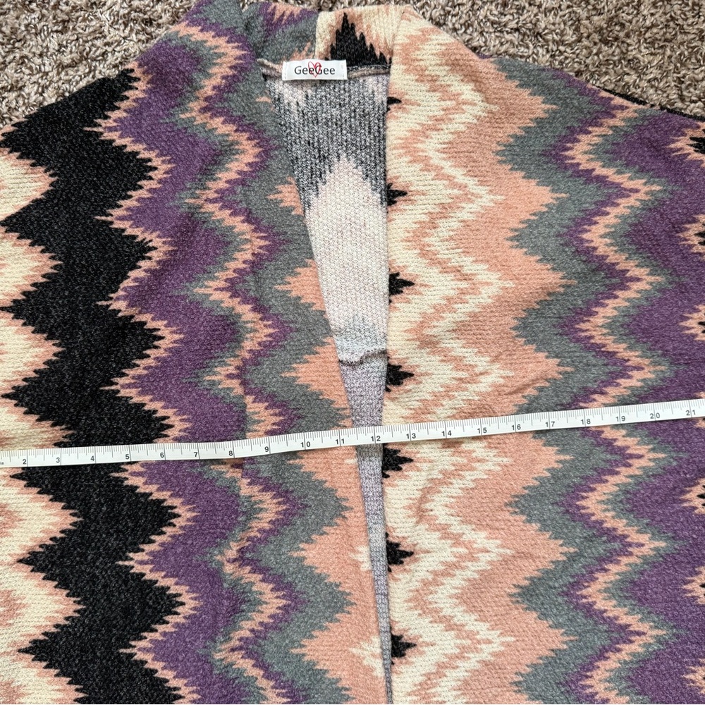 Fringed Aztec Pattern Cardigan - Picture 11 of 16